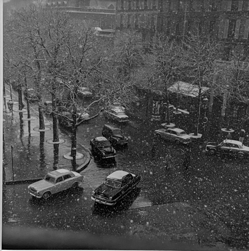 Georges MARTIN - Photography - Place Beauvau sous la neige, Paris, 1950