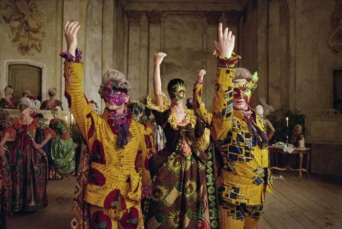 Un ballo in maschera by | Yinka SHONIBARE | buy art online | artprice