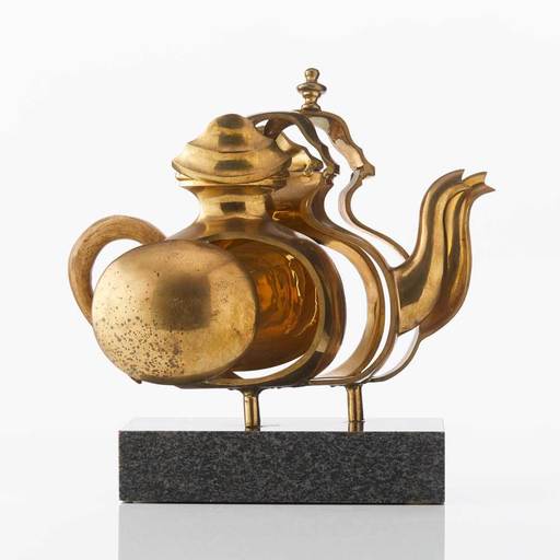 Fernandez ARMAN - Skulptur Volumen - Tea-Pot (Théière découpée)