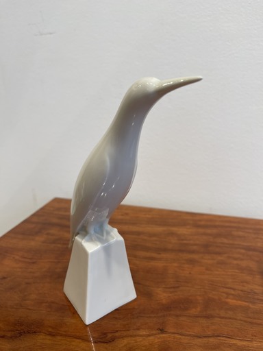 Jacques ADNET - Skulptur Volumen - Sculpture d'oiseau en porcelaine