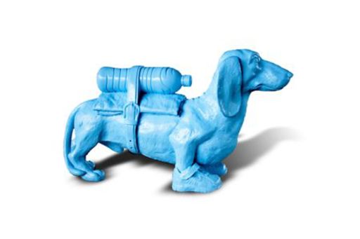 William SWEETLOVE - Druckgrafik-Multiple - Cloned blue teckel with water bottle