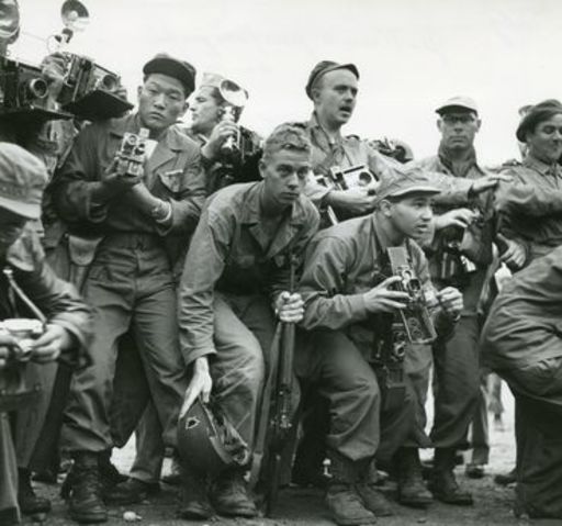Werner BISCHOF - Photography - International Press Photographers covering the Korean War 