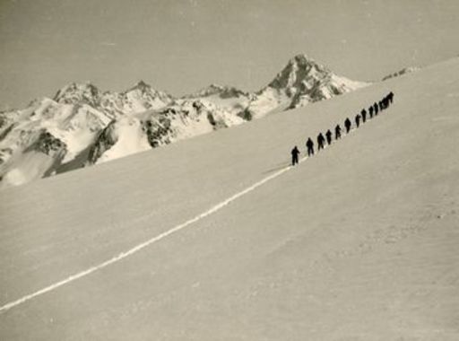 Theo FREY - Fotografia - Erste Spur aud dem Gletscher bei Davos
