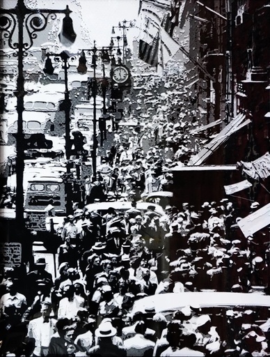 Vik MUNIZ - Photo - Noon Rush Hour on Fifth Ave 1949 (from pictures of paper)
