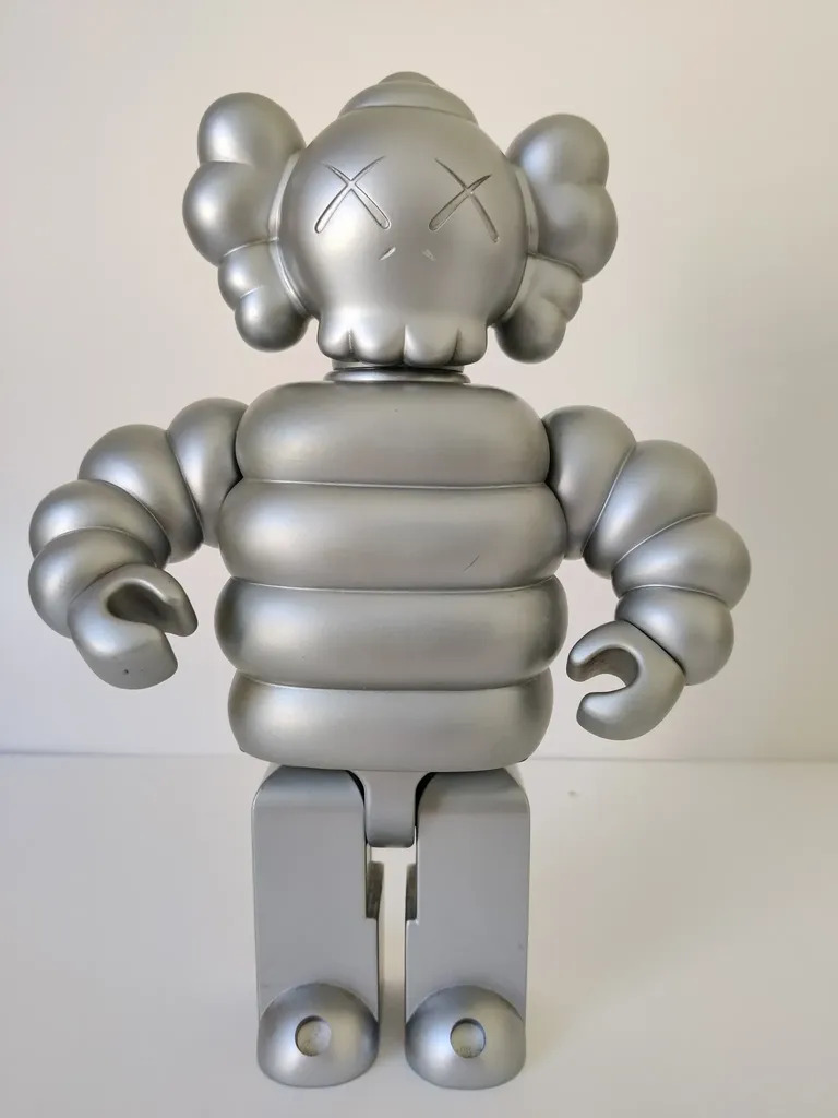 KAWS フィギュア KUBRICK supreme HECTIC 400% Mad Hectic Kubrick by | KAWS | buy art online | artprice