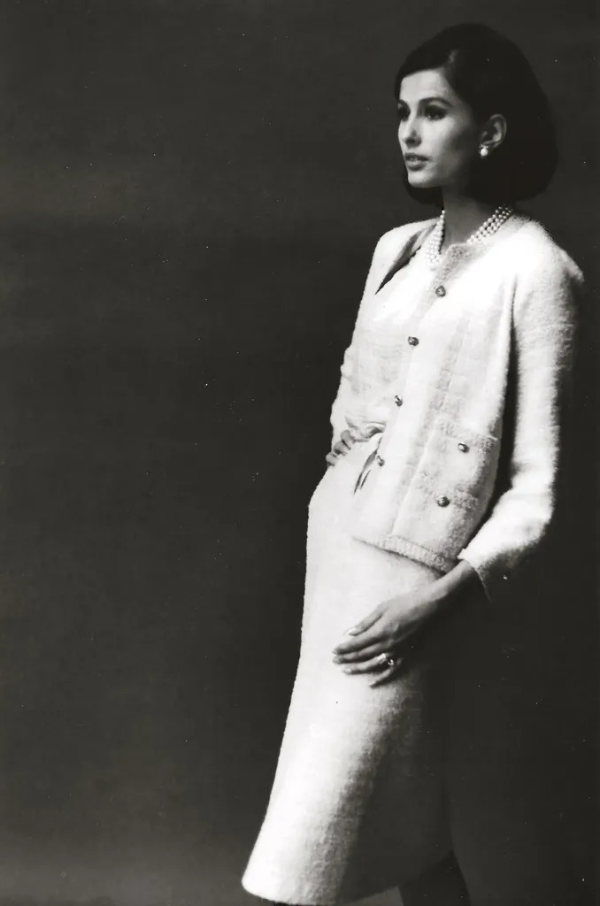 Chanel white suit outlet