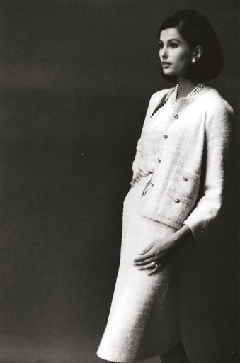 Shahrokh HATAMI - Photo - Chanel tailored suit in white tweed, 1963