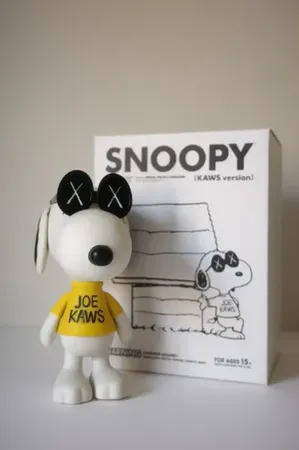 OriginalFake KAWS SNOOPY フィギュア KAWS x Peanuts Joe Snoopy Vinyl Figure by | KAWS | buy art online