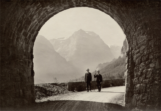 Hans Jakob SCHÖNWETTER - Photography - (Two walking men)