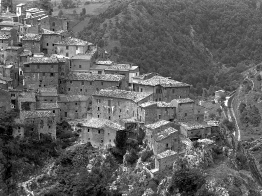 Giuseppe PERSIA - Fotografia - Paese di montagna