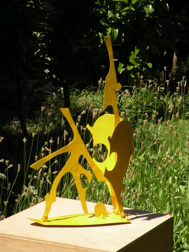 Laurent LARDIN - Escultura - Personnage insecte fleur jaune sur Surf