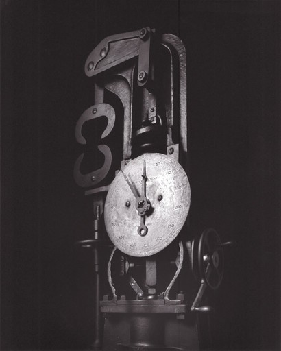 Hiroshi SUGIMOTO - Photo - Mechanical Form 0046, Material Testing machine