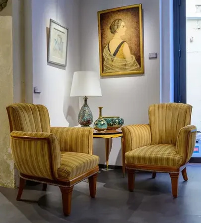 Paul sales follot chair