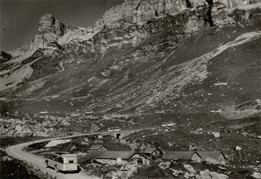 Hans Jakob SCHÖNWETTER - Photo - (Mountain road with busses)