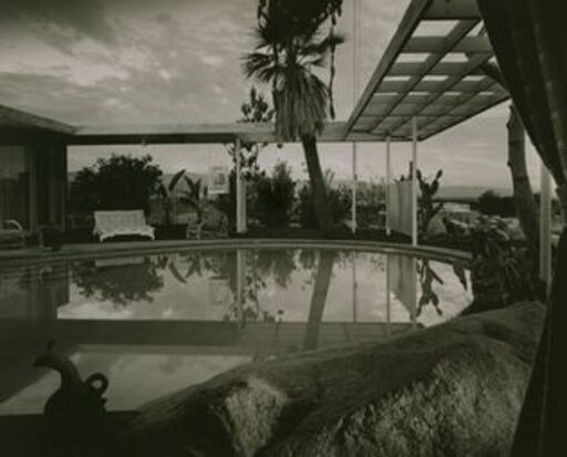 Julius SHULMAN - Photo - Raymond Loewy House, Palm Springs, California. architect Alb