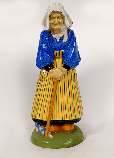 Louis Henri NICOT - Ceramiche - Vieille femme à la quenouille