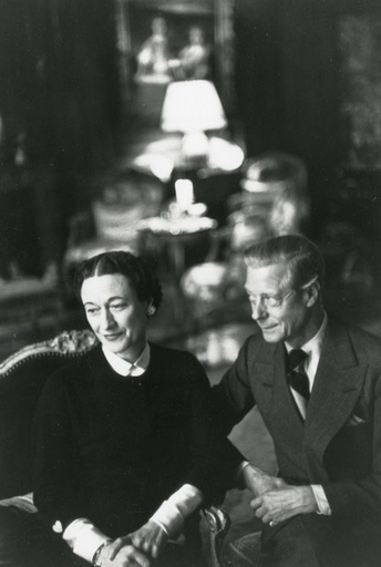 Henri CARTIER-BRESSON - Photo - Prince Edward, Duke of Windsor with his wife at their home, 