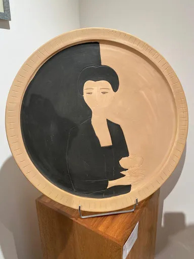 André BRASILIER - Ceramic - ANDRÉ BRASILIER, GRAND PLAT EN TERRE CUITE BICOLORE