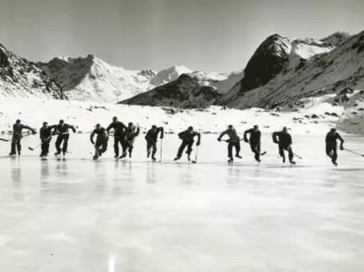 Otto FURTER - Fotografie - Die Junge Equippe des Hockey-Clubs Davos/Schweiz