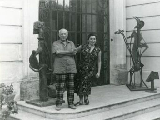 Edward QUINN - Photography - Picasso & Jacqueline at Villa La Californie.