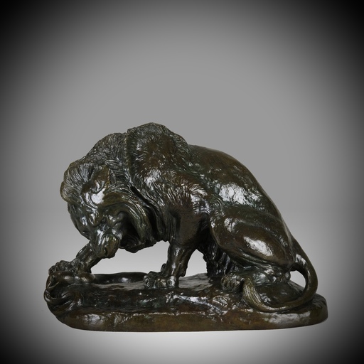 Antoine Louis BARYE - Skulptur Volumen - “Lion au Serpent” Important Animalier Bronze