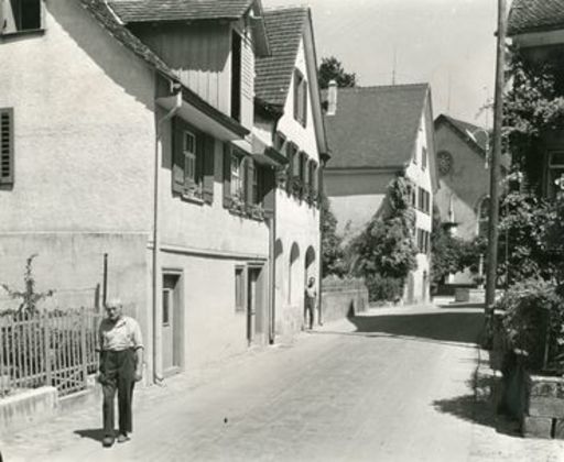 Hans BAUMGARTNER - Fotografie - Seestrasse Balingen, links das Wohnhaus von Adolf Dietrich
