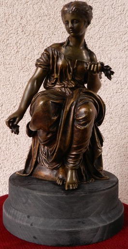Hippolyte François MOREAU - Sculpture-Volume -  Seated with flowers