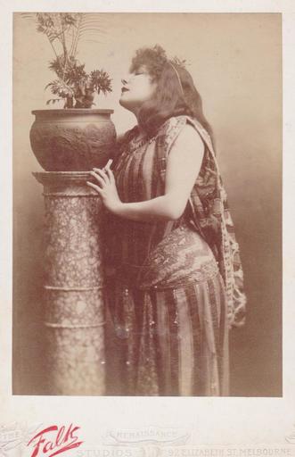 Adolphe BRAUN - Fotografie - Sarah BERNHARDT dans Gismonda