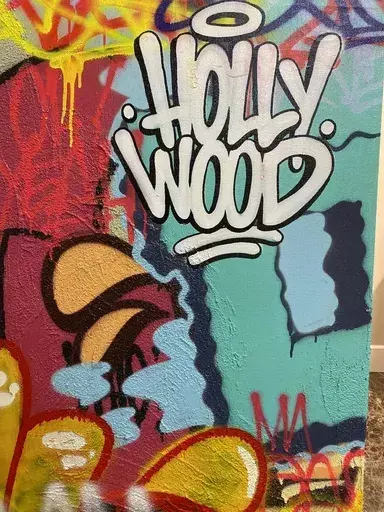 SVEN - Painting - Holly Wood 