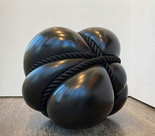 Stephan MARIENFELD - Sculpture-Volume - Bondage Bronze schwarz 70 cm