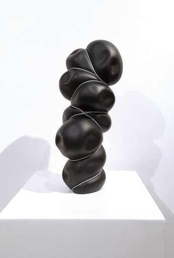 Stephan MARIENFELD - Sculpture-Volume - Bondage Vertical I Blow-In Porzellan schwarz
