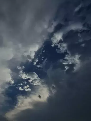 Jess HON - Photography - Unique Cloud Formation
