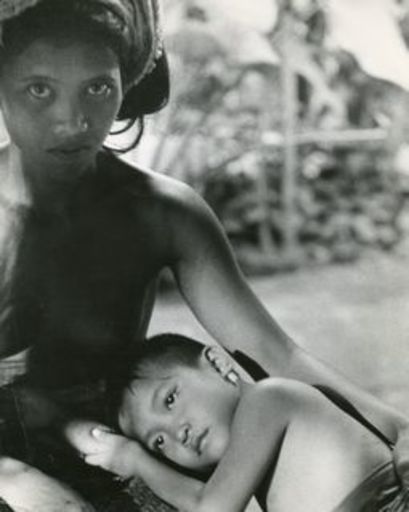 Gotthard SCHUH - Fotografie - Mutter mit Kind, Bali
