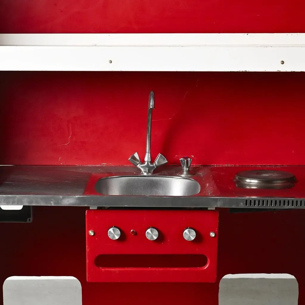 ------------Charlotte-Perriand