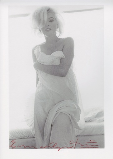 Bert STERN - Photo - Marilyn  black and white scarf 