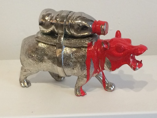 William SWEETLOVE - 雕塑 - "Cloned hippo with pet bottle" numéroté et signé