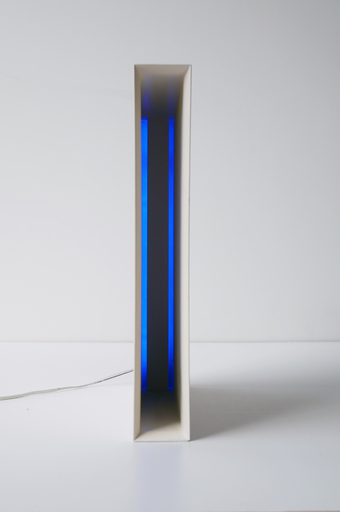 Martin RICHMAN - Skulptur Volumen - Bookspace (blanc / LED bleu)