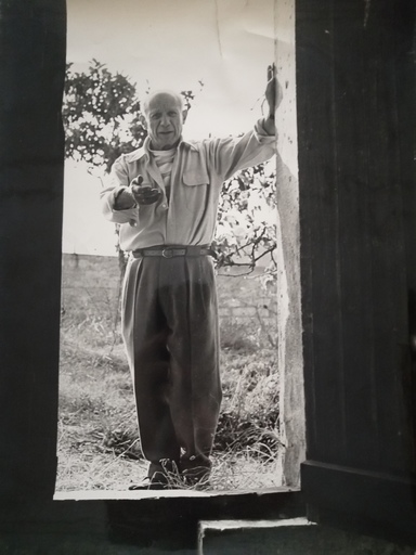 André VILLERS - Fotografie - Pablo Picasso à la porte