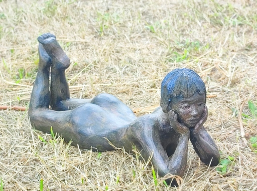 Annie MALARME - Escultura - femme allongée reposant sur ses coudes