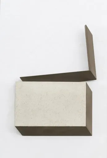 Giuseppe UNCINI - Skulptur Volumen - Ombra di due rettangoli
