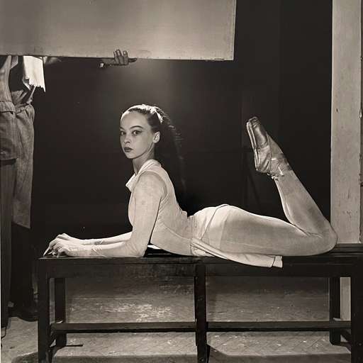 Walter CARONE - Photography - Leslie Caron dans le rôle du « Sphinx », Paris, 1948