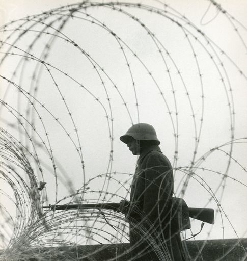Gotthard SCHUH - Photography - Ausbruch des zweiten Weltkrieg.