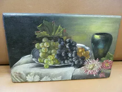 Karl KLOPFER - Painting - Stilleben mit Weintrauben und grüner Vase